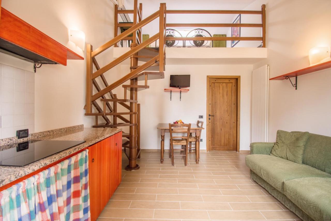 Casa Vacanze Vecchio Granaio マジョーネ エクステリア 写真