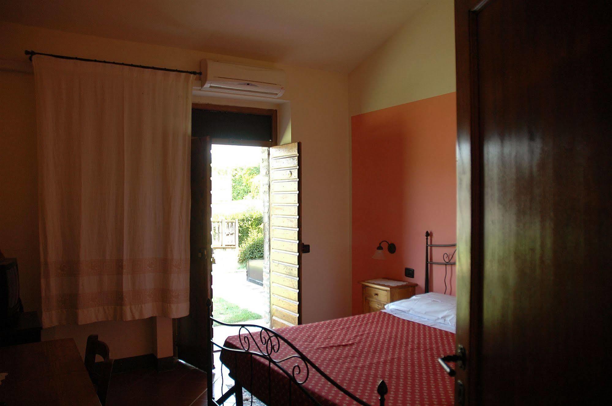 Casa Vacanze Vecchio Granaio マジョーネ エクステリア 写真